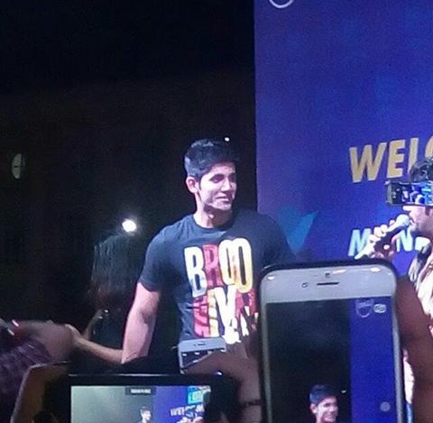 varun_sood12's tweet photo. Did u check these pictures??
VJ @VSood12 setting the stage in fire.
Follow @MTVCampusDiary @Dell_IN for more updates https://t.co/yrUJF8pN3a