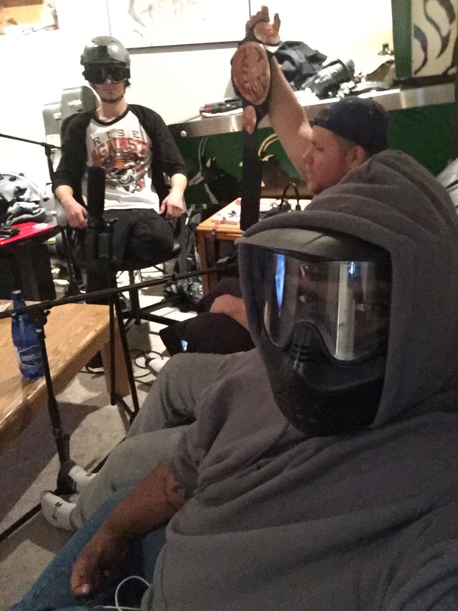 VBGStudios's tweet photo. Ha, you all look stupid. #gaming #recording #workinghard #eatthedick https://t.co/fLXPj3y5pN
