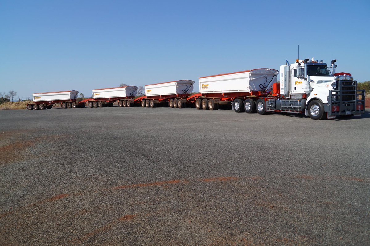 TeamBMPRO's tweet image. Holy-Roadtrain! This is taking 'strayan-made to new levels (errr..., we mean 'lengths'...) bit.ly/2czctFv