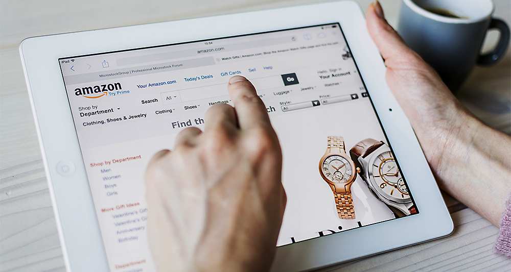 EchosStart's tweet photo. Les GAFA font trembler les banques et les assureurs #GAFA #innovation 
https://t.co/spnauMhq98 https://t.co/MN1sNfqdiW