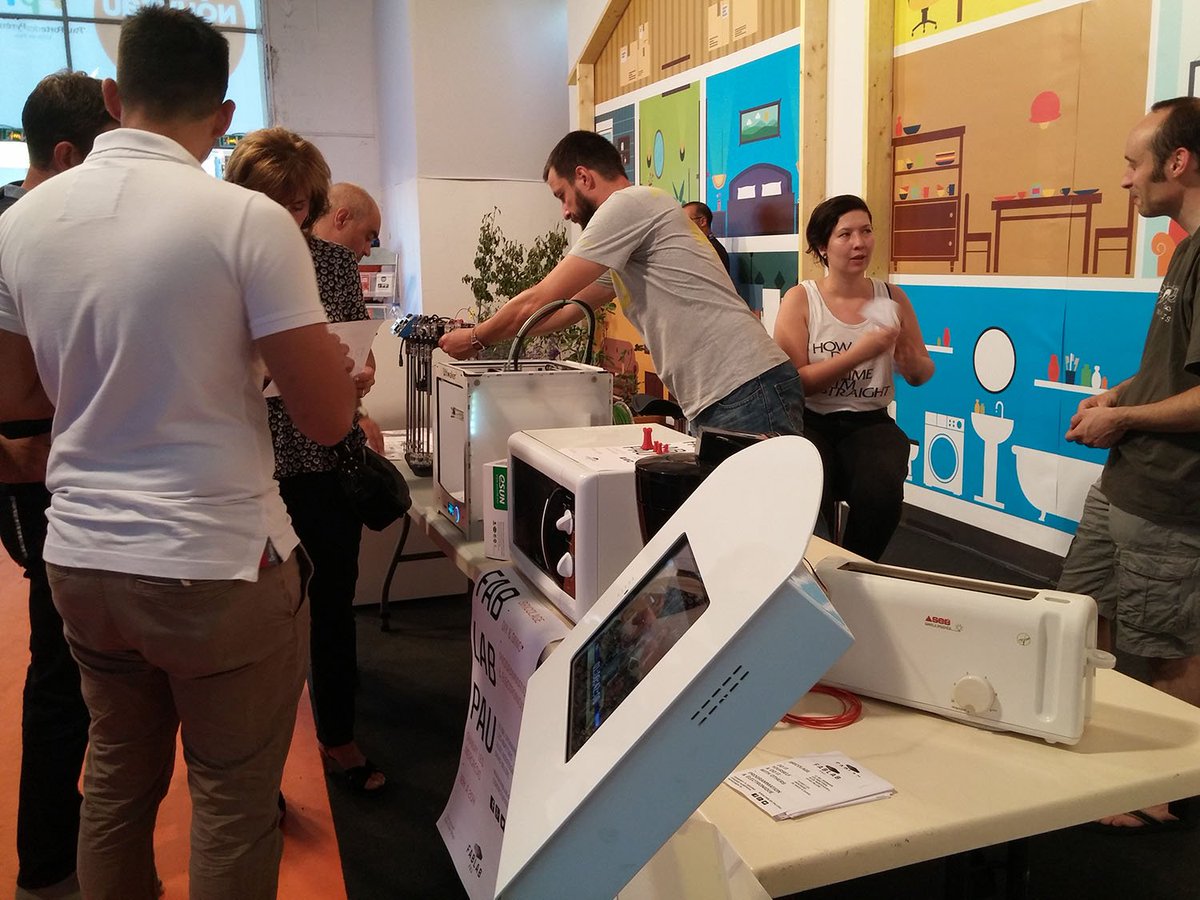 fablabpau's tweet photo. Ce soir 18h-21h @fablabpau à la Foire expo, Hall Aspe, espace de l'Agglo @Ville_Pau présente les Répare Party, etc https://t.co/7iAhlUn6qG