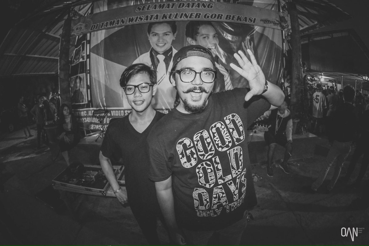 HAI GUYS ! Malam ini kita akan on air di @1042mstrifm ! Kita akan bahas tentang #Cultour2016 stay tune !