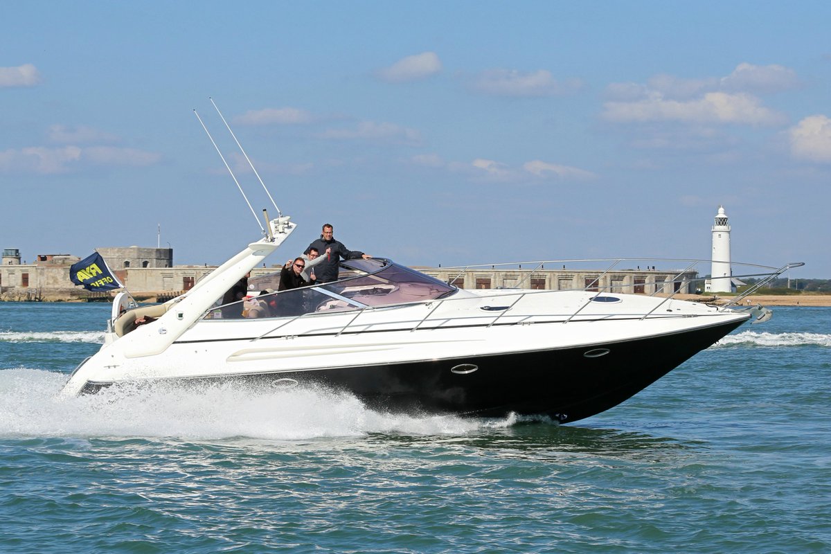 PowerboatDays's tweet photo. Going to the boat show Saturday? Drive a sunseeker beforehand, just £95 call 02380 005566 https://t.co/Zrc1KGhrS4 https://t.co/EQvjxWnWtQ