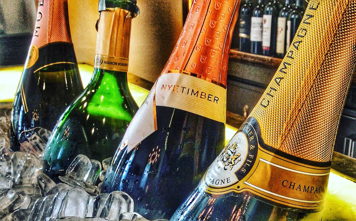 SofitelLondonSJ's tweet photo. Happy Birthday Prince Harry! It's time to celebrate @kensingtonroyal #ChampagneTime at #TheBalcon @sofitellondonsj https://t.co/aAWvFfadMs