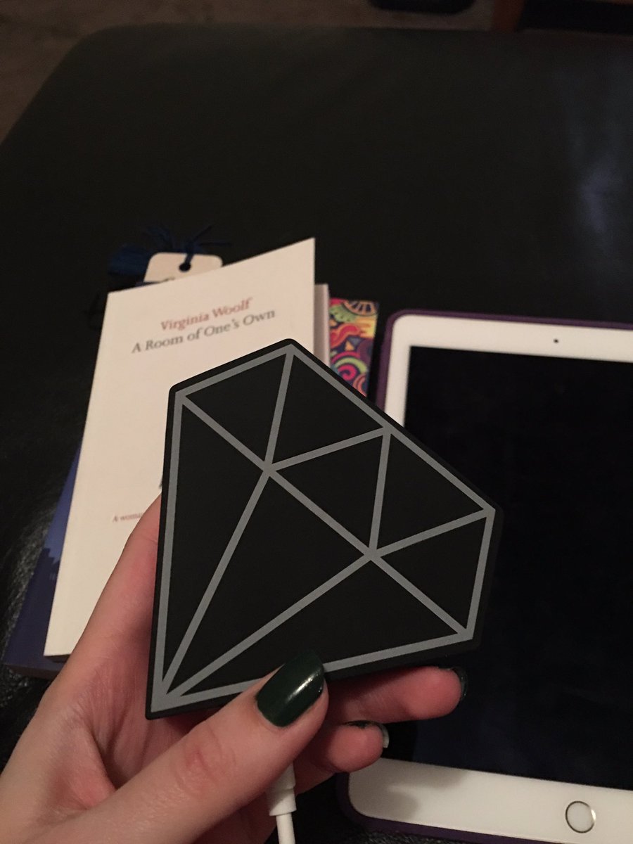 libraryofalliee's tweet photo. my battery pack from @Typoshop is everything #thatdiamondlife #stationary #accessories https://t.co/LCSHtqdAsk