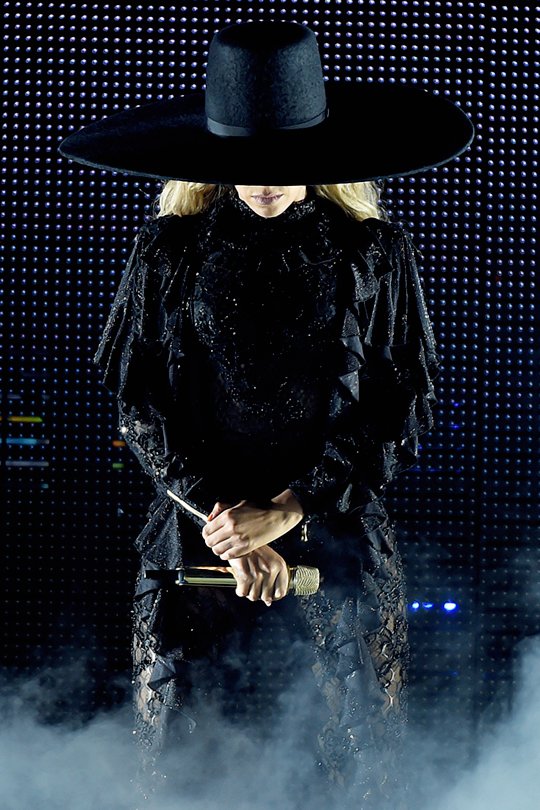 Beyoncé >> The Formation World Tour - Página 42 CsY5i84XEAAnK_r