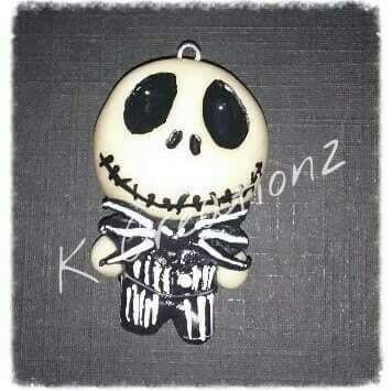 K_creationz101's tweet photo. Getting into the spooky theme for Halloween   #handmade #halloween #creationz #keyrings #alternativexmasdecs https://t.co/cFDylIshJ3