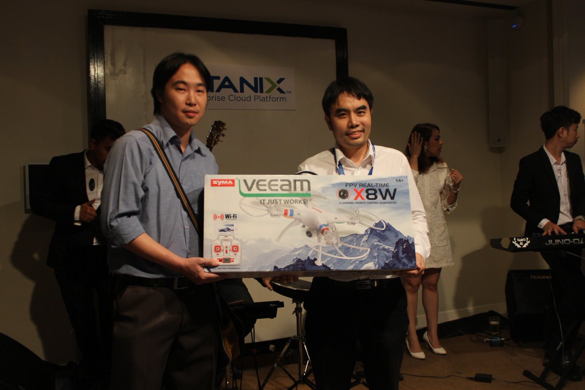 DSAnewsportal's tweet photo. Congratulations winners of the prize today! #NEXTour @Nutanic #EnterpriseCloud https://t.co/R96obmr8RQ