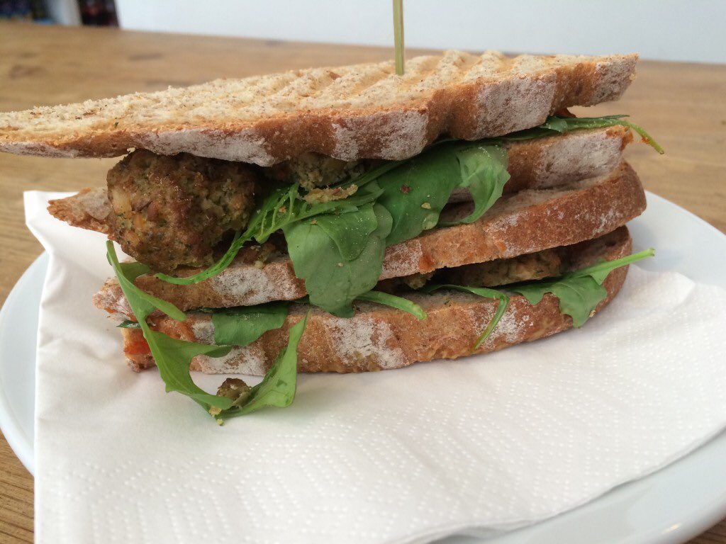 CannyFood's tweet photo. One for all the #students out there in the toon! Lunches for under a fiver https://t.co/SOw3yxGjpR #FreshersGuide16 https://t.co/hXdd5ySSw6