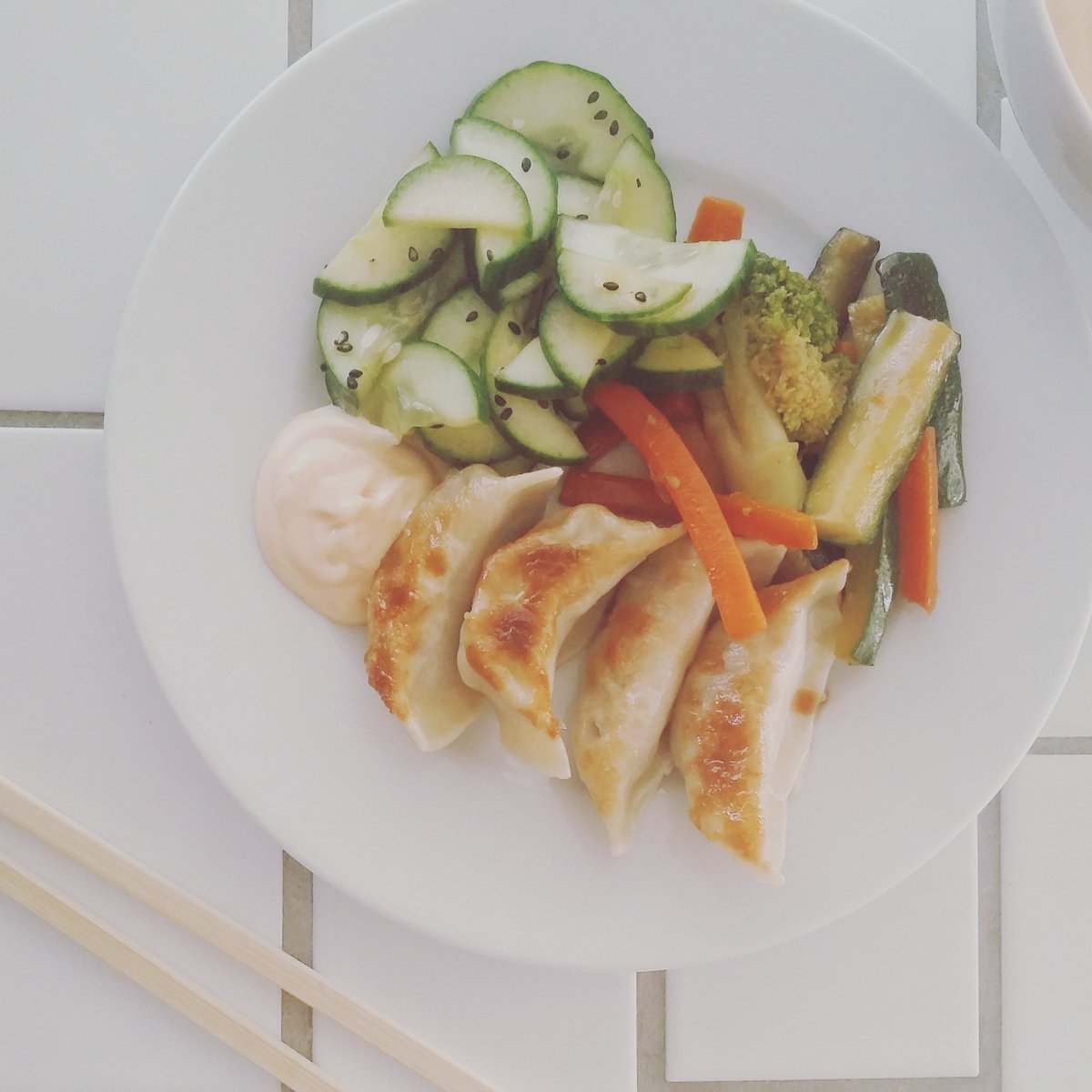 proper_meals's tweet photo. Gyoza office lunch! #catering #office #lunch #startup #berlinstartup #food #tasty #healthy #propermeals #delicious https://t.co/9bMl96VS5g