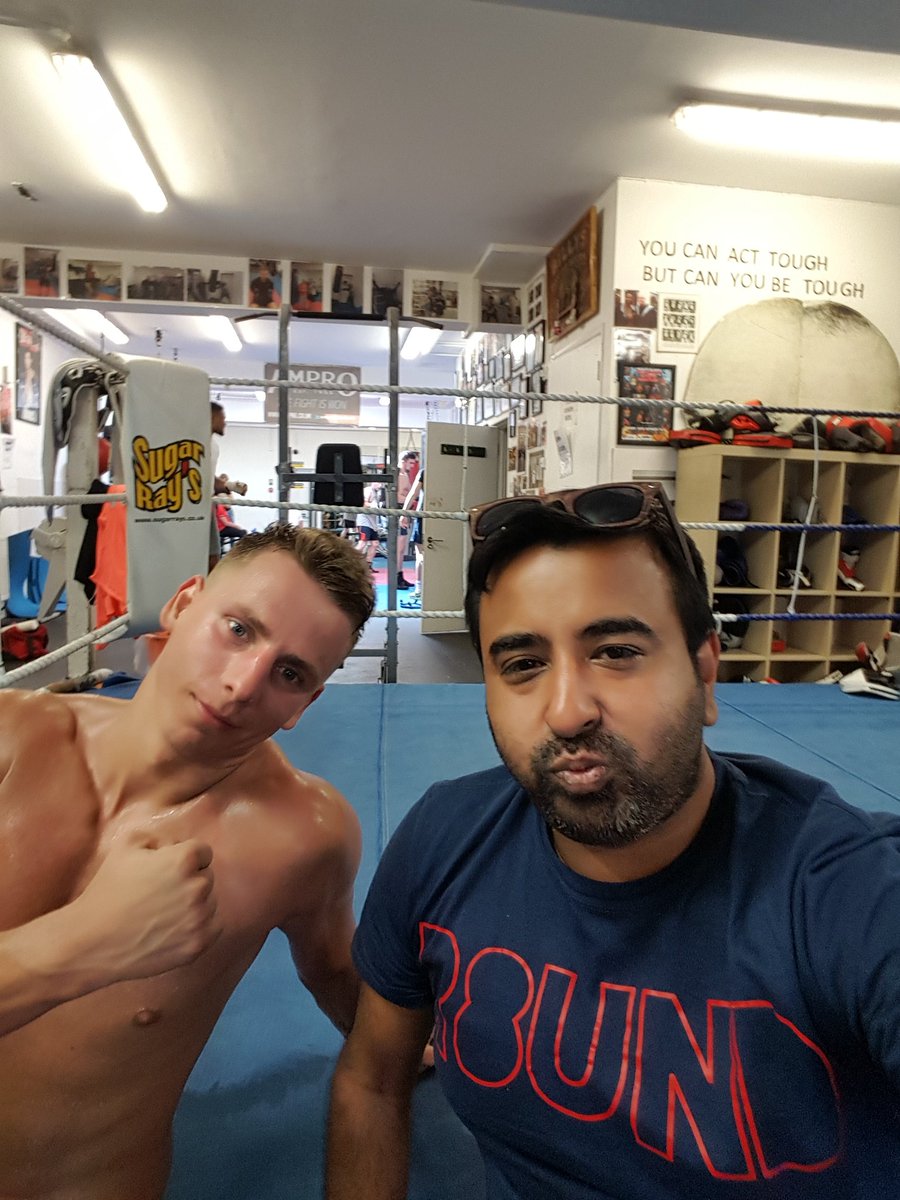 Shaz_SMAC's tweet photo. Tough session with my man Florin Cardos - WBC Welterweight Mediterranean Champ #Romanianfighter #boxing #clubko 👊 https://t.co/TsUbPppivO