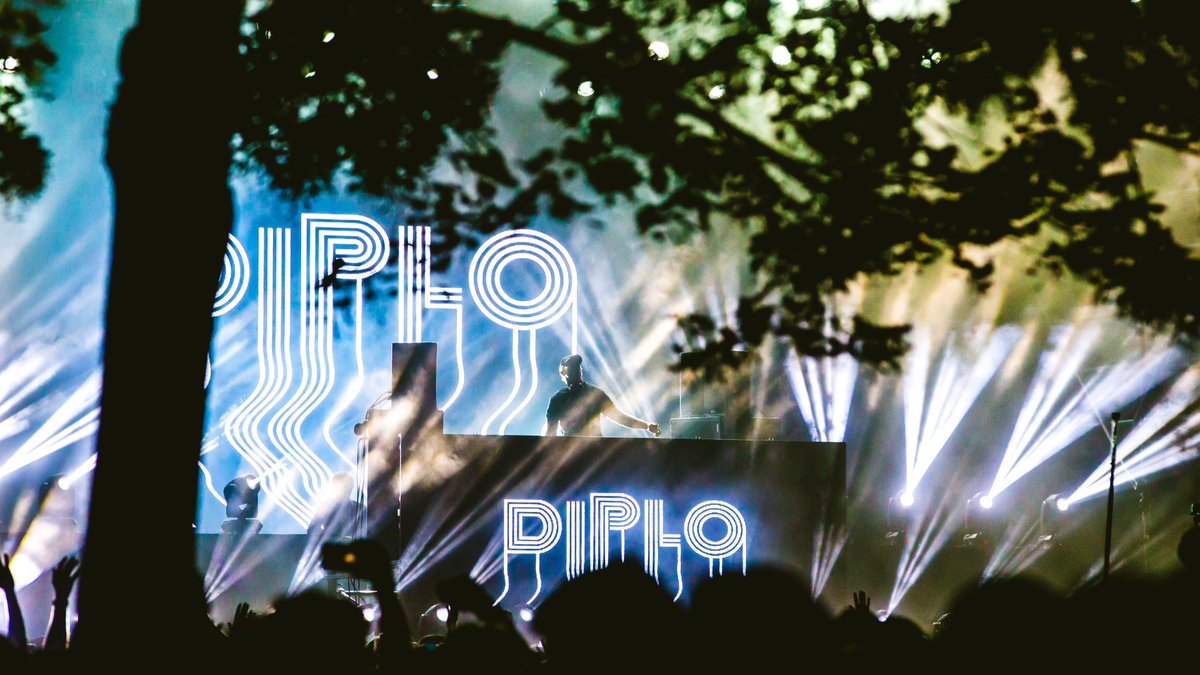 DAARphotography's tweet photo. @diplo at @SLCTwilight https://t.co/V5FNYVPt38