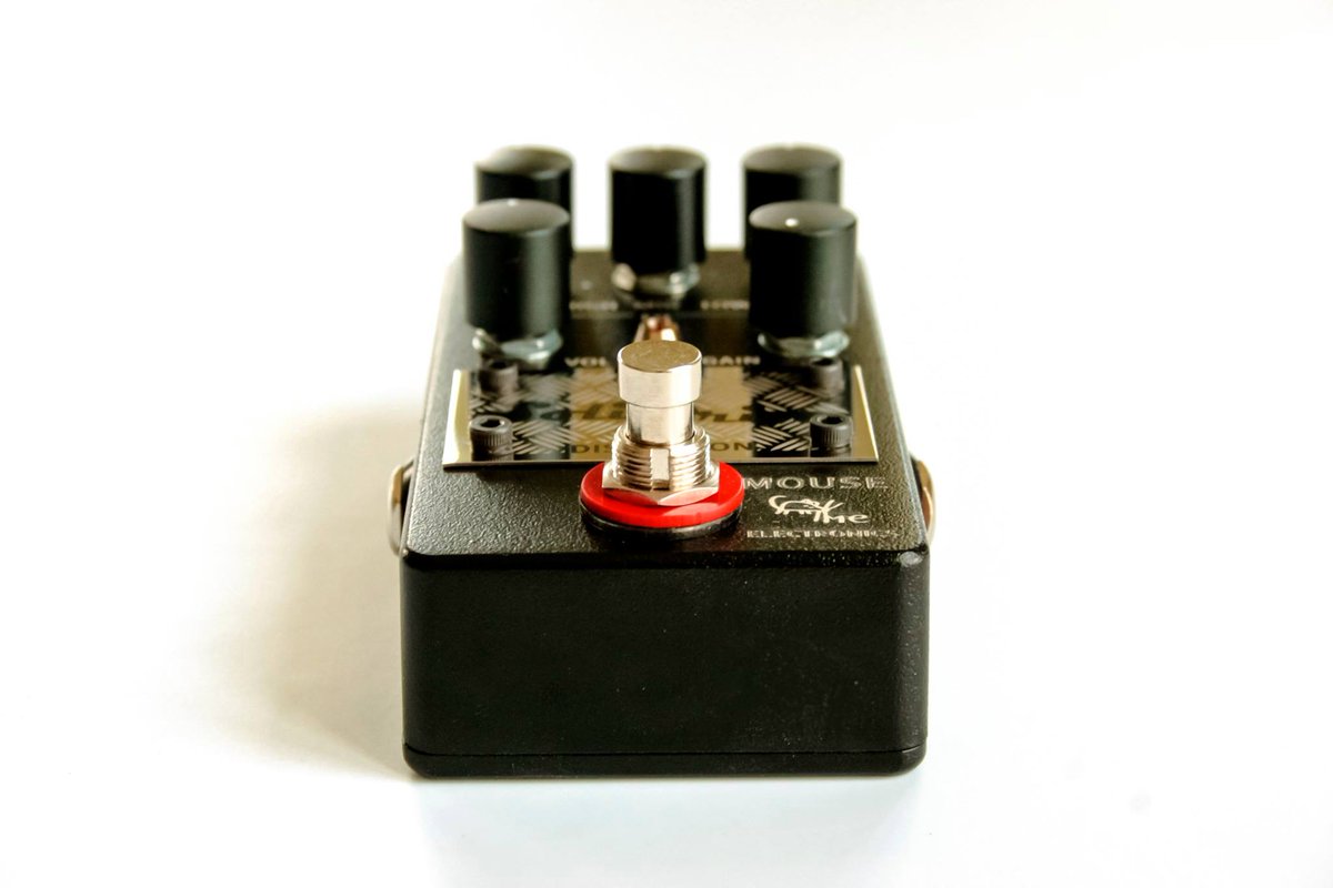 mouselectronics's tweet photo. Mouse Electronics SolidDrive distortion #effectsdatabase #pedaloftheday #effectspedals #pedalboard #geartalk #guitar https://t.co/DayodjybZP