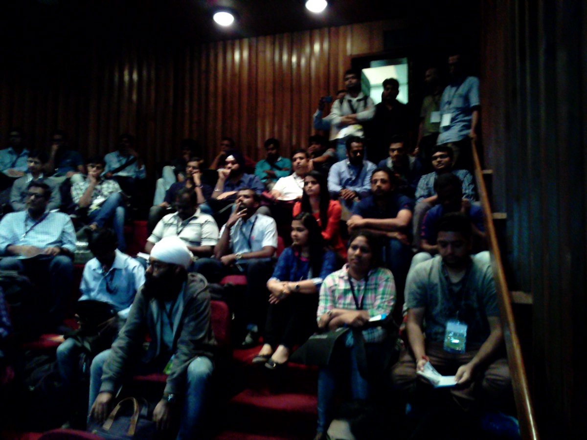 Luvd speaking 2. Thanks <a href="/mobiledevsummit/">MODS</a> 4 bringing us all 2gether. #engaged audience &amp; #Awesome organizers #mods16