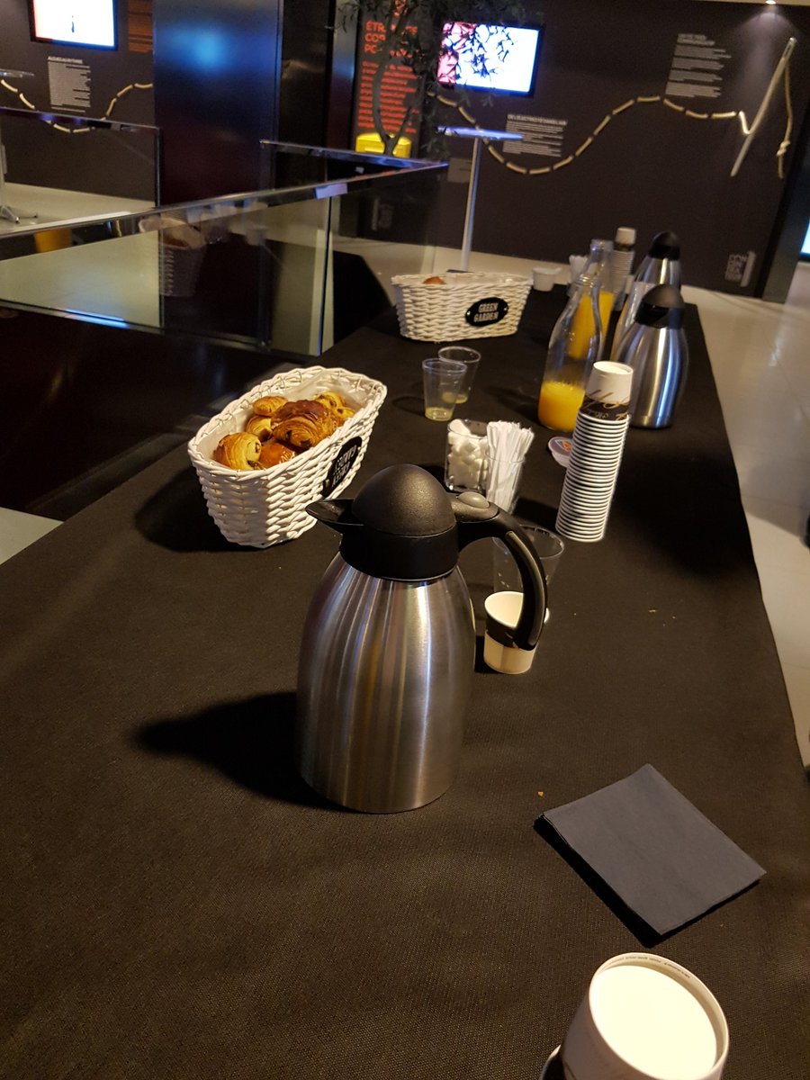 NantesDigitalW's tweet photo. L'#OpenInnovation Day débute par un ☕ au @cco_nantes  ! https://t.co/vpFaJXmE2x