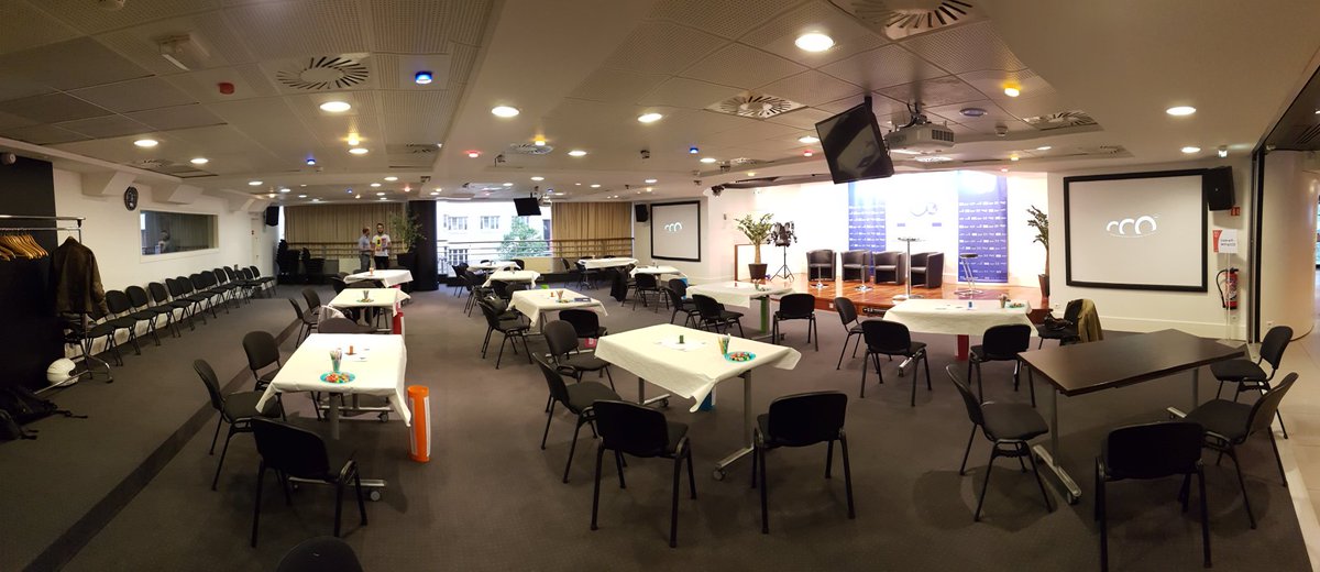 NantesDigitalW's tweet photo. L'#OpenInnovation Day débute par un ☕ au @cco_nantes  ! https://t.co/vpFaJXmE2x
