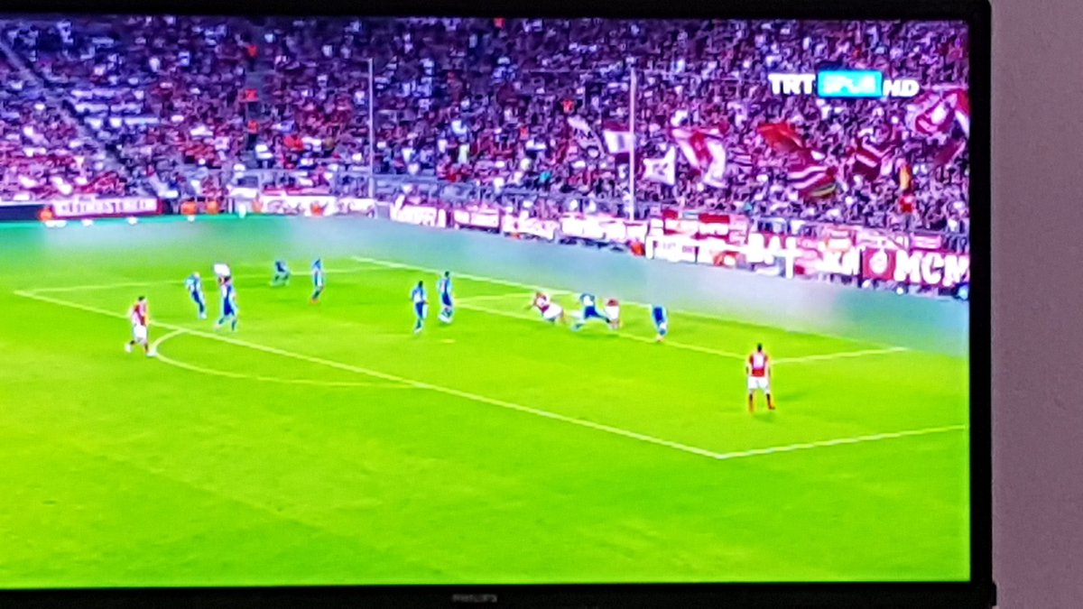 werderwerememm's tweet photo. @trtspor #trtspor 
Bu nedir yaa 😂😂😂 https://t.co/h3rKLqYbVH