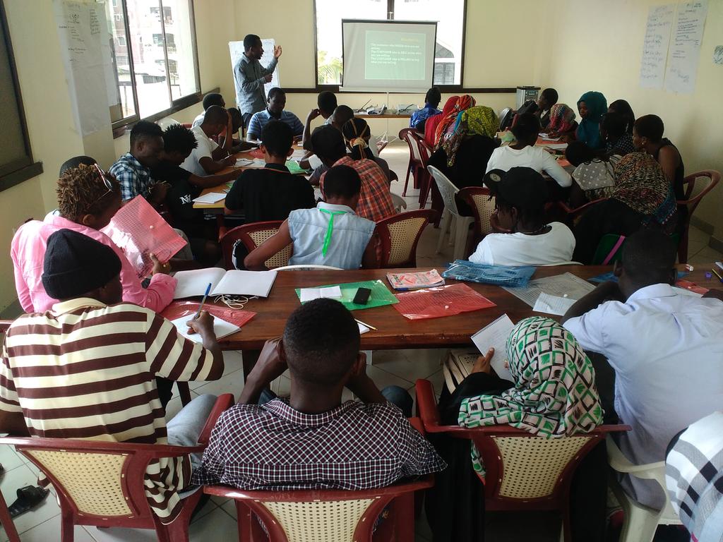 amani_katana's tweet photo. Happening now. Proud to host my YALI Fellow from DRC in one of my training in Mombasa #YouthEmpowerment #KUZAProject https://t.co/Q0eOWUPGX1