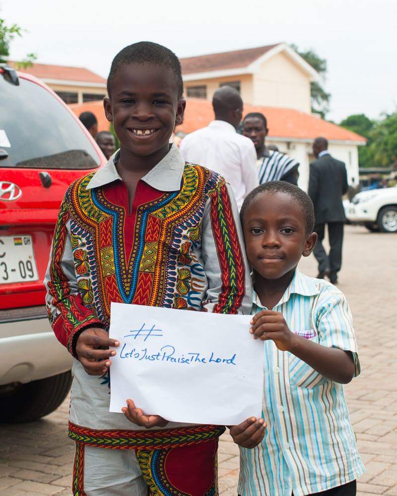 FamilyPraise tweet picture