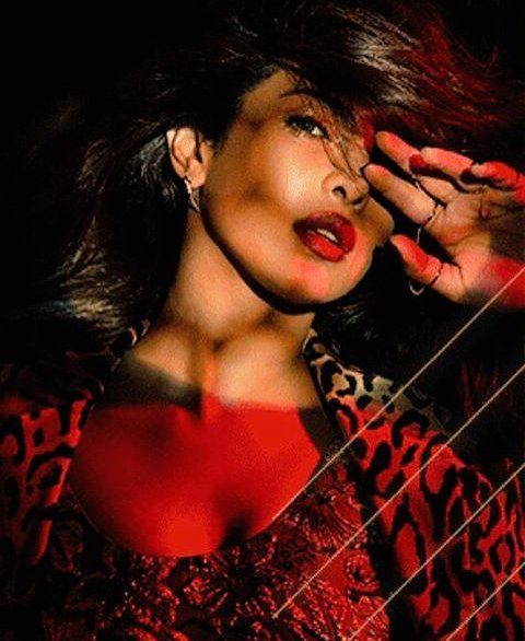 Koyal_kang's tweet photo. Make some noise all #PCManaics for Our Favourite @priyankachopra Is The 8th Highest Paid Actress In The World. ๐๐๐๐๐ https://t.co/OcKkPOyAgR