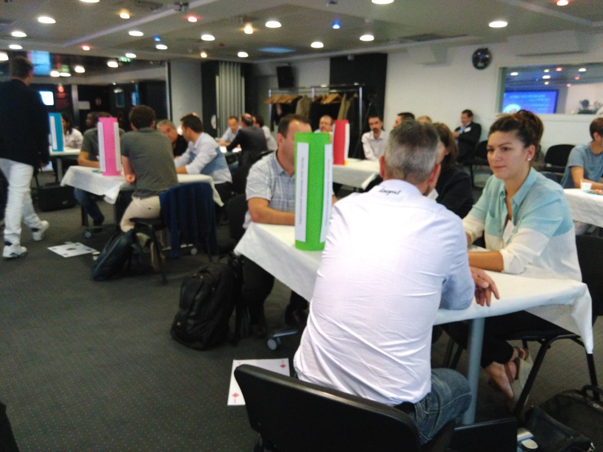CantineNantes's tweet photo. Échanges entre les participants lors du #WorldCafé - les défis humains dans #Usinedufutur ! #OpenInnovDay #Nantes https://t.co/hZXO27JC7Z