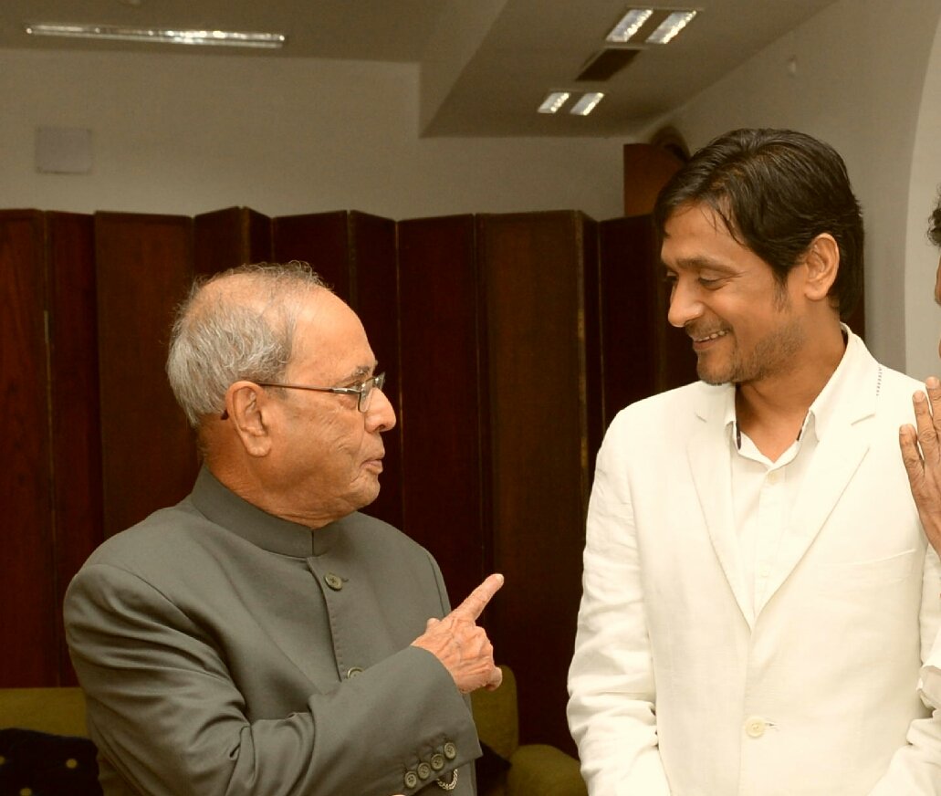 subratdutta's tweet photo. Screening of my hindi film ARDHANGINI for the President Mr.PranabMukherjee at President House,Delhi,on 11th Sep,16 https://t.co/M00aCYaRlH