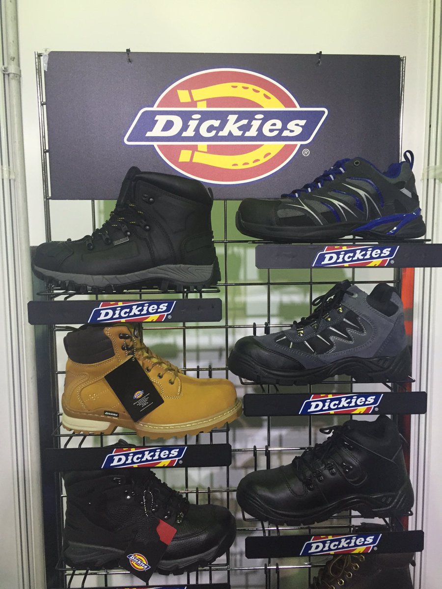 Becky_WDE's tweet photo. Last day at "The Event" @Cromwell_Tools @Chris_Dickies #dickies https://t.co/Q7aiqnxFqY