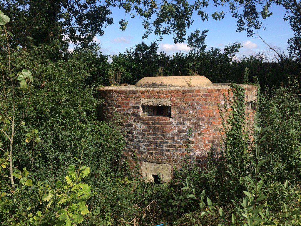 JoeDevanny's tweet photo. Hidden WW2 history all around @GoodwoodMC @Themed_Garages @madefromWW2 @mod @AntAnstead #knowwheretolook https://t.co/OUR53IxU3m