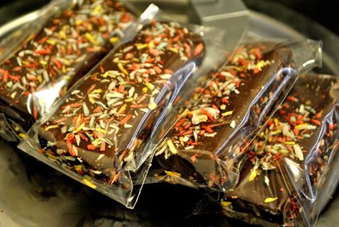 myrawjoy's tweet photo. Müsli tyčinky s guaranou a lesními plody. 
#Rawvegan! #RawDeli #CleanEating https://t.co/Hr2rUg2SFu