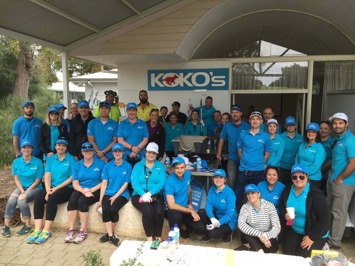 DogsRefugeHome's tweet photo. #thanks to @LendLeaseGroup for an amazing busy bee @DogsRefugeHome 4 #CommunityDay2016. Great work! Place looks fab! https://t.co/hDix8S3qJ0