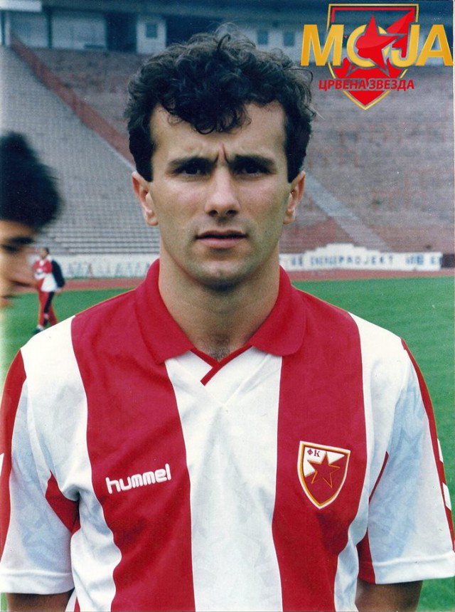 AleksandarSDCZ's tweet photo. НА ДАНАШЊИ ДАН

Рођен Дејан Савићевић Геније

У #fkcz

118 утaкмицa
41 гoл
3 титуле
1 Куп
Првaк Еврoпе
Првaк светa https://t.co/8g5XxBWvIR