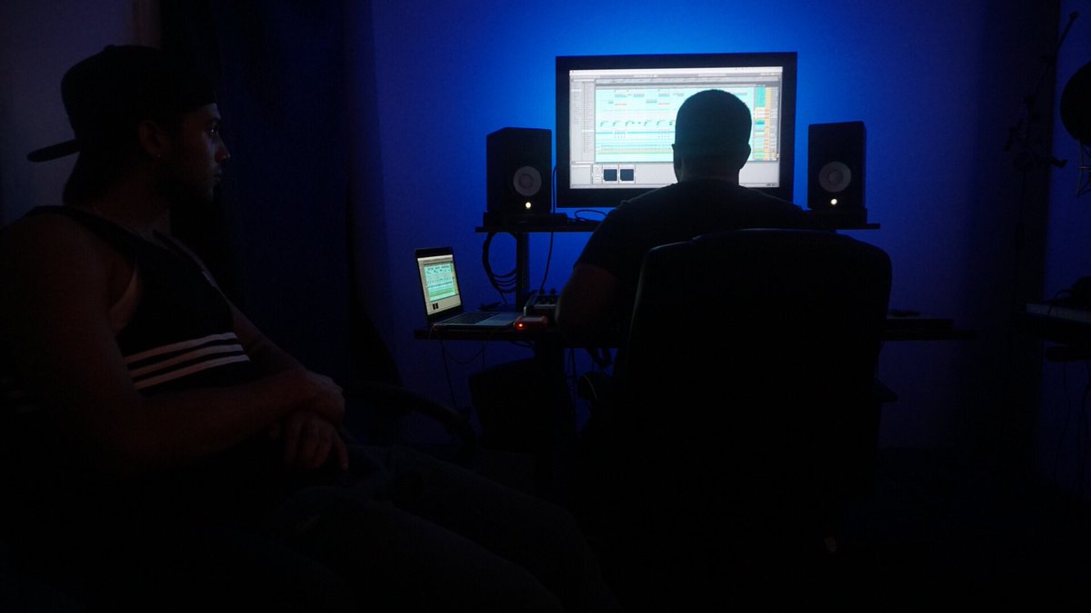 tonyjofficial's tweet photo. ANOTHER night ⚡️⚡️ #Hotbuzzmusic #IamTonyJ #Tj https://t.co/aXz8SMEFIS