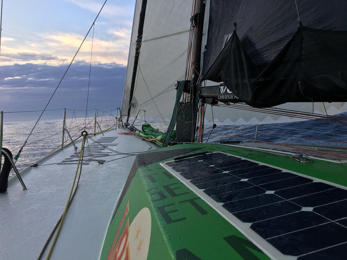 VandBOfficiel's tweet photo. VOILE #NCR2016 : Photos du matin sur le V and B toujours en 4e place. GO @MS_SAILINGTEAM @AssoClass40 @NormandyRace https://t.co/fp0m7hMha9