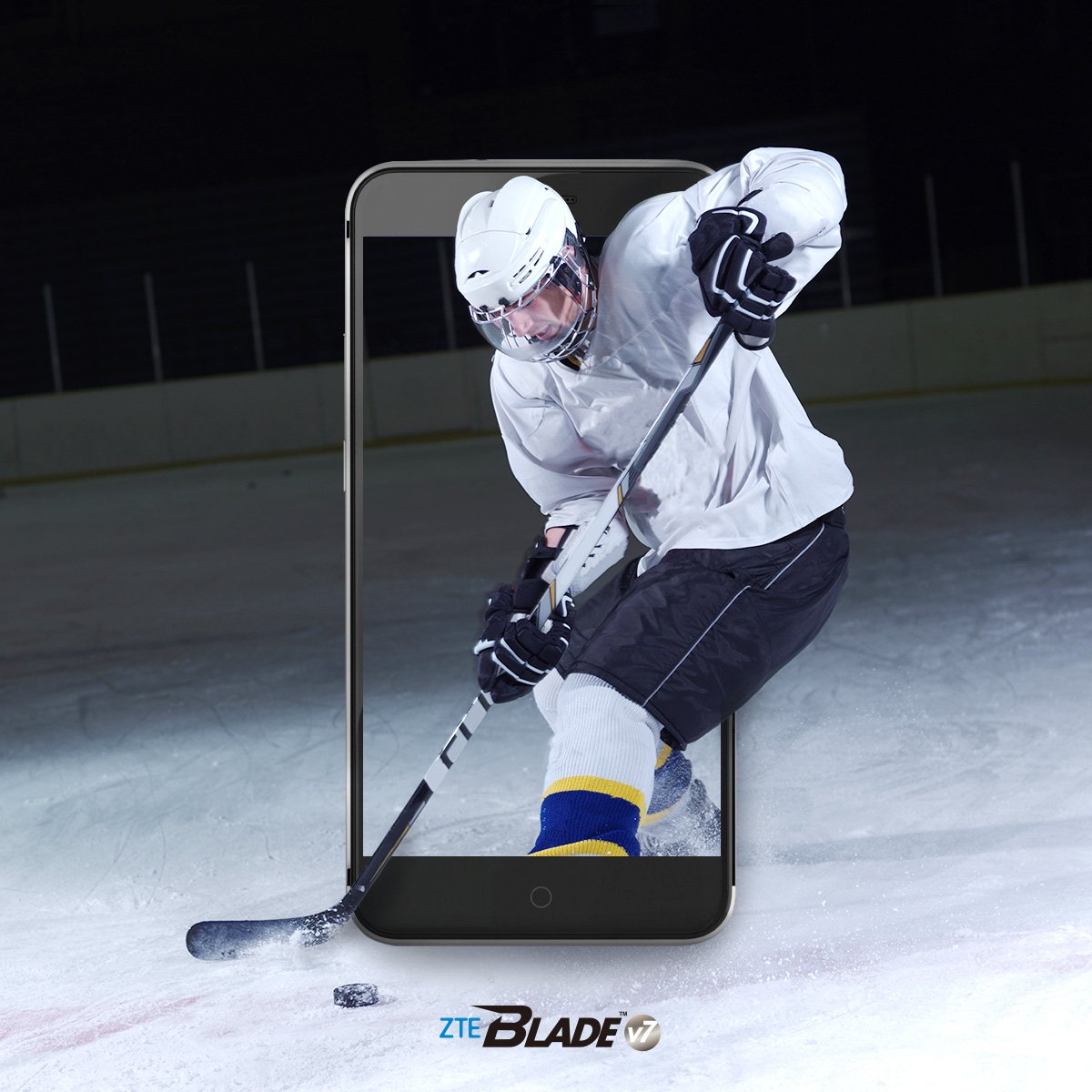 ZTEDevice's tweet photo. #Capturethenow and take your aim to score for the team at #hockeyworldcup #BladeV7 https://t.co/e0lTk380o1