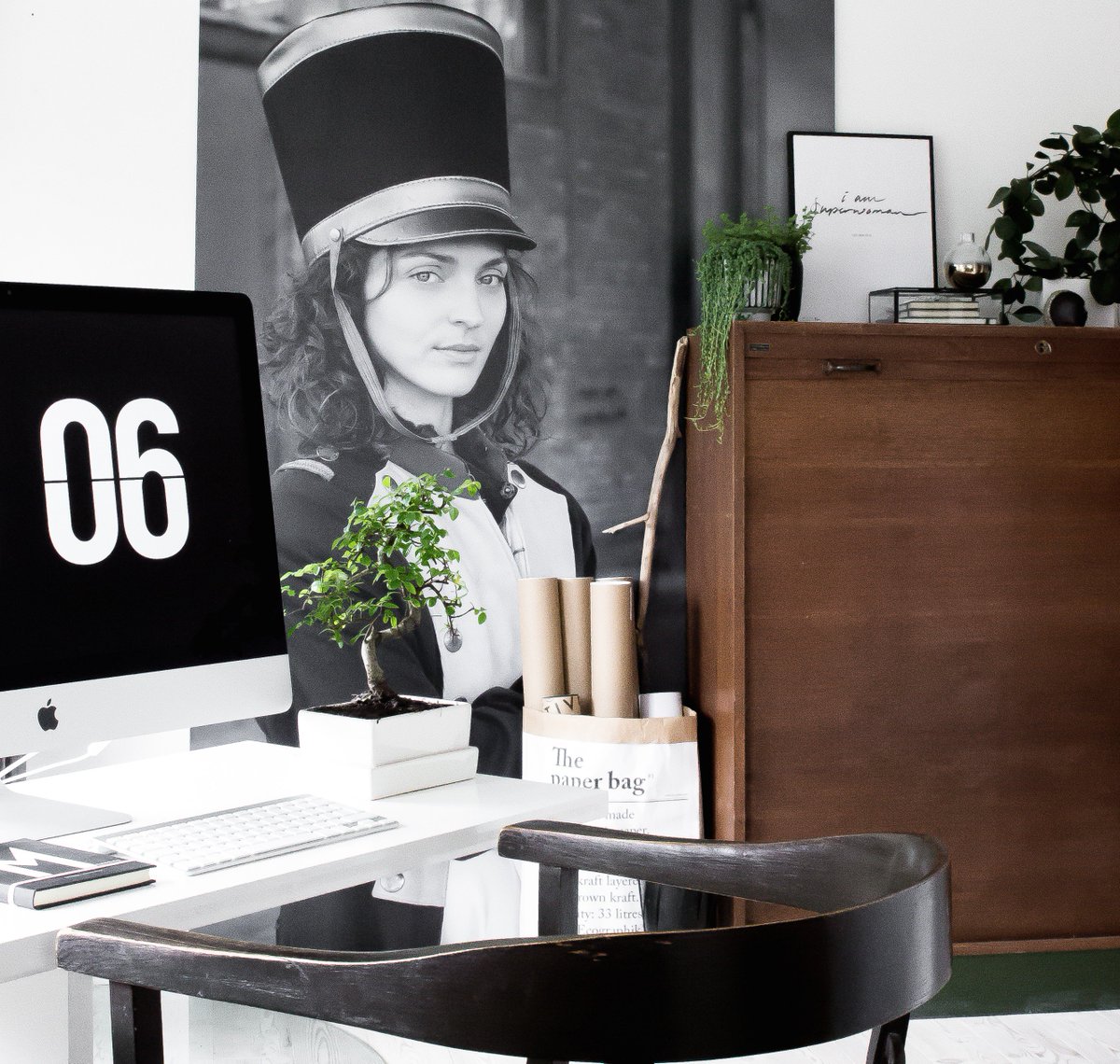 AbigailAhern's tweet photo. Check out Pepper's achingly stylish family home on the blog https://t.co/IZhy759XOu @atmine #officegoals #housecrush https://t.co/MIN2uGMMMw