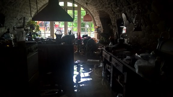 ReseauRAS's tweet photo. Suite inondation #pompage #décontamination #assèchement traitement mobilier et textile @ReseauRAS @MRenov2 https://t.co/M77D8OUVES