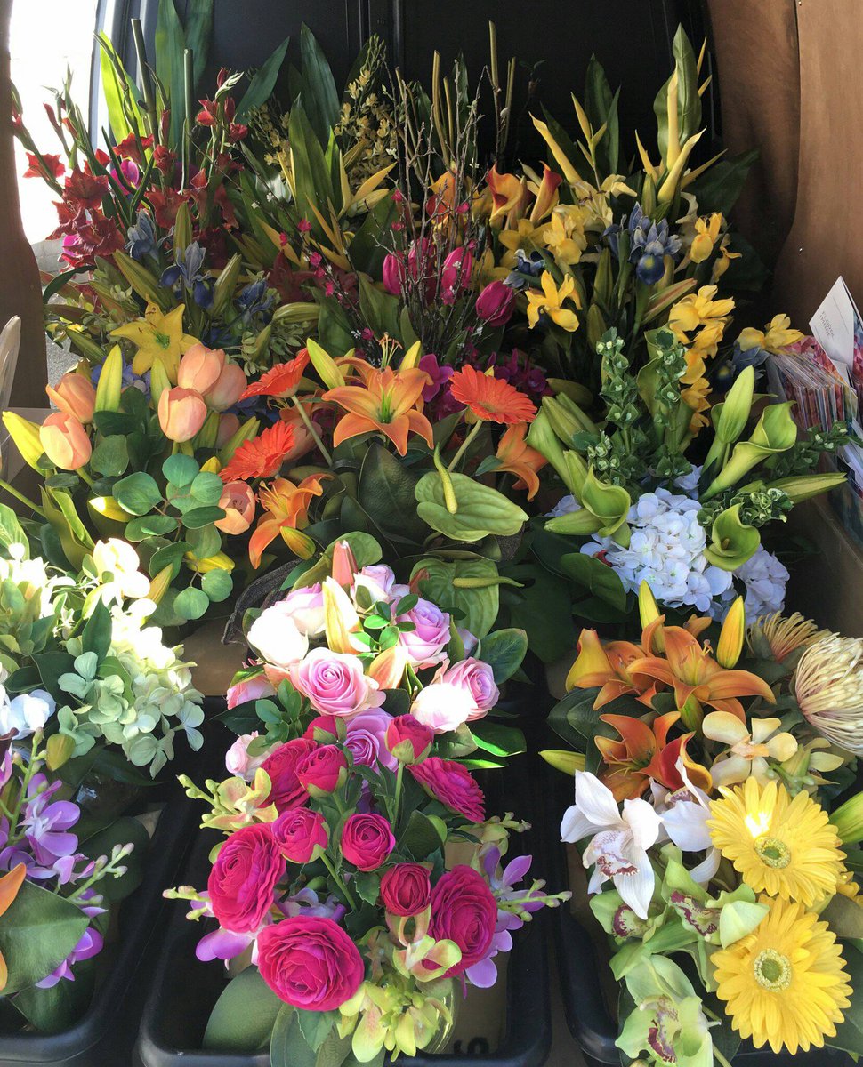 Van full of gorgeous flowers for our lovely customers #floralimage