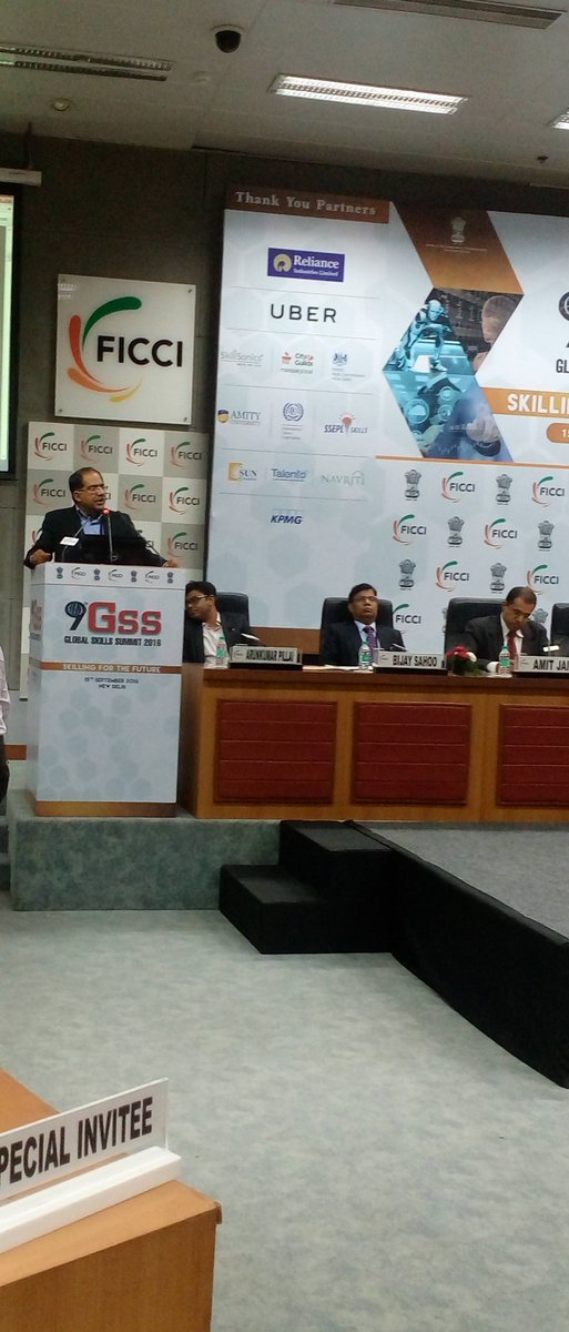 ficciskill's tweet photo. Keynote Address by Mr Sharad Sharma, Co-founder, Ispirt Foundation #GSS2016 #Skills #SkillIndia #Summit #India https://t.co/oJ0Lk4Zsc5