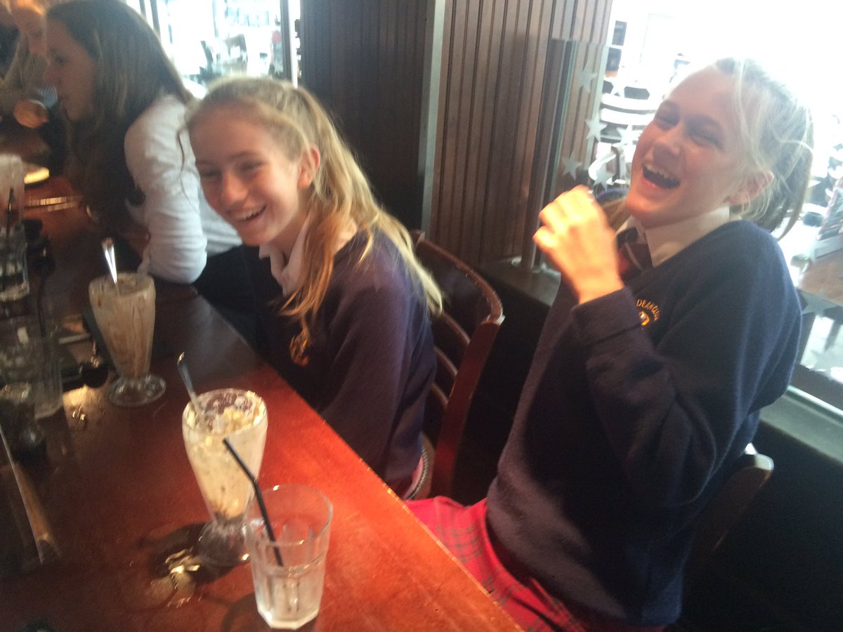 DCSMeadHouse's tweet photo. House bonding with the U6 and new fourth form over sundaes @TGIFridays #sundaes #meadlings @DeanCloseSchool https://t.co/aNZiAlUAgD