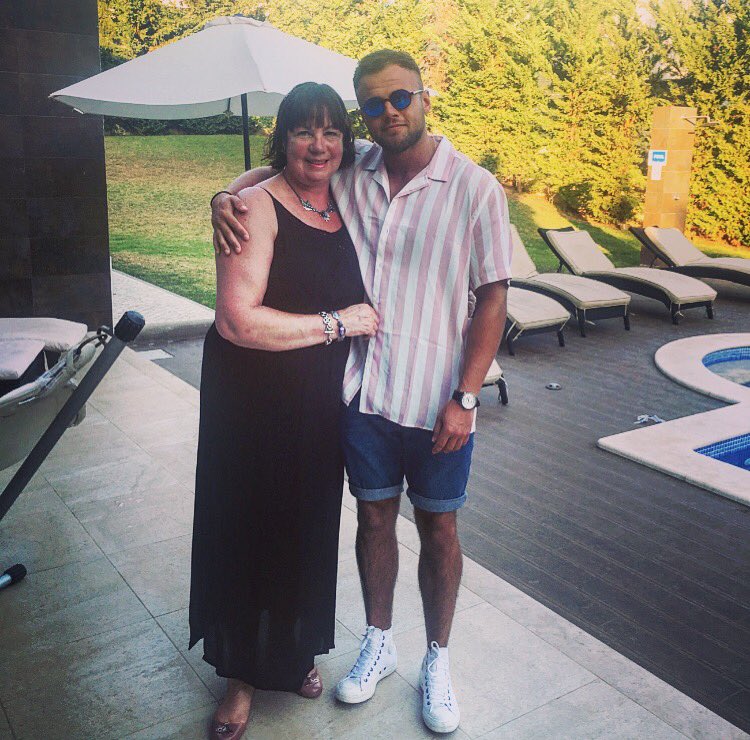 JonnyTetleys's tweet photo. Big Happy 60th Birthday to my Nana  #FamilyPie&amp;PeasTonight #Yorkshire #60 #SheBeSlayin https://t.co/SKSAuupiZD
