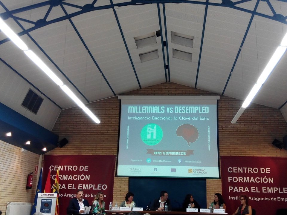 Formación en competencias,perfil social,ajuste expectativas en mercado laboral #millennialsvsdesempleo