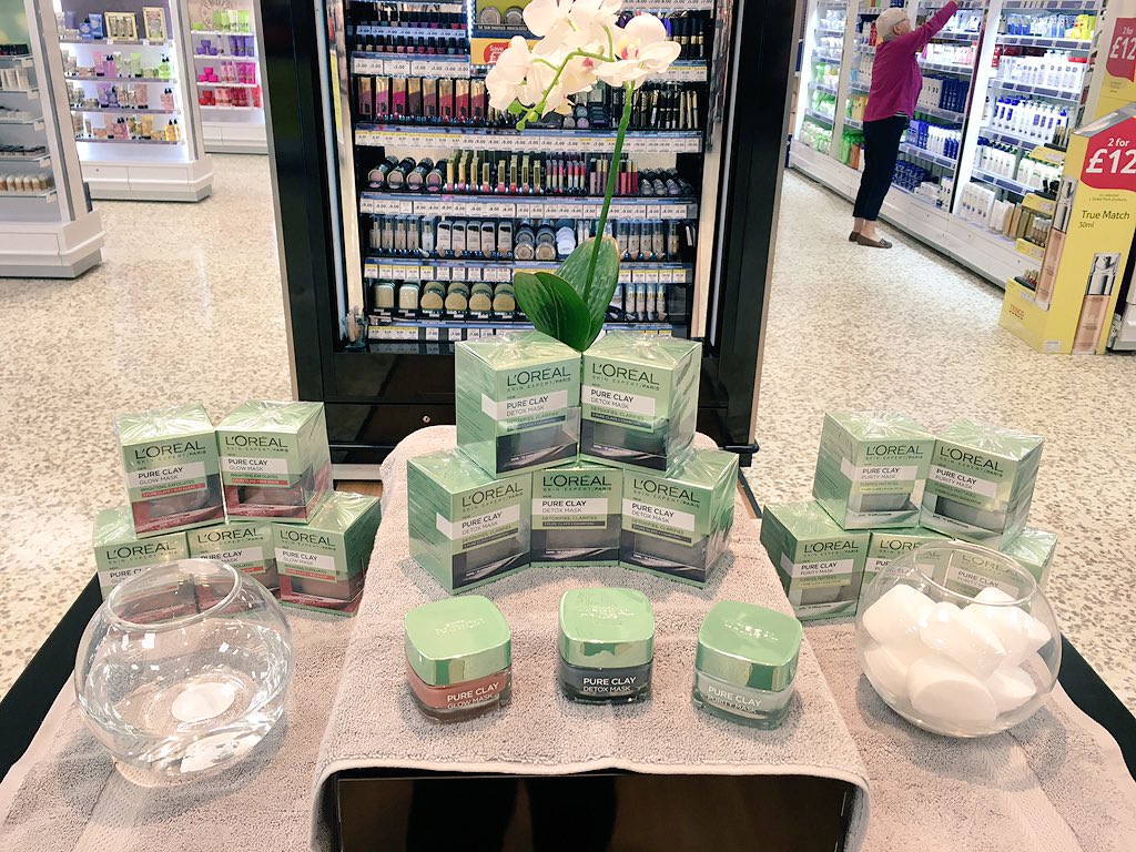 New in! Pure clay masks for radiance, clarity and purity. Demonstrating in store💁🏼 <a href="/lisarowe28/">Lisa Sargent</a> @LOrealParisUK