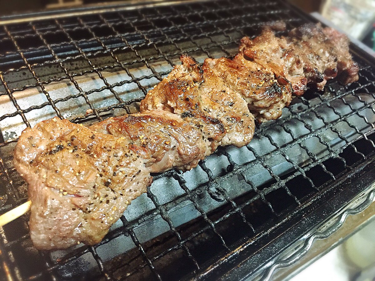 tons0929's tweet photo. 塩麹漬け牛串…！！！

#週末メニュー #塩麹 #一晩漬け込み #やわらかーい #肉好きは是非♡ https://t.co/R4jAWMfMYL