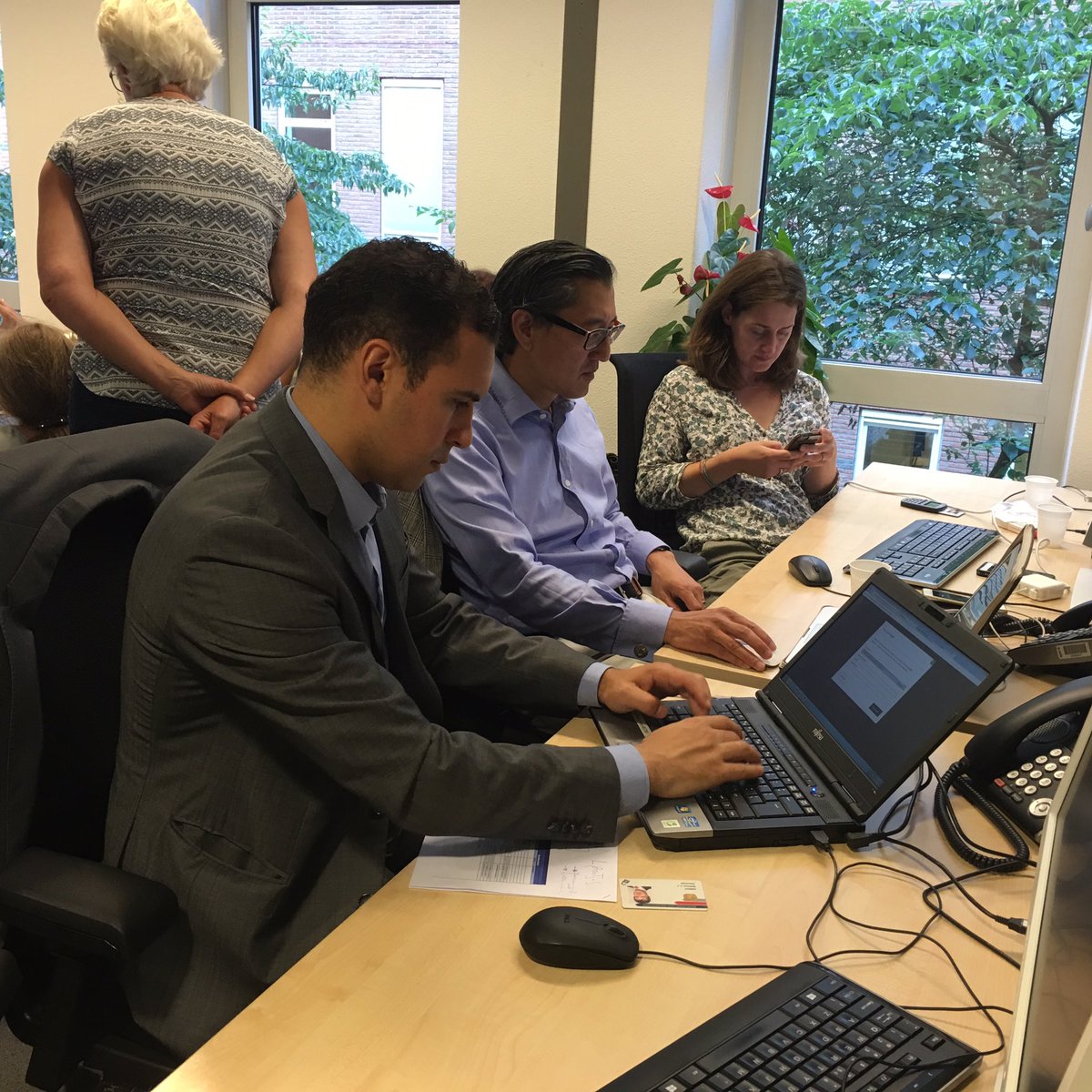 leonardbohmer's tweet photo. #Kei prepilot MN. Aziz al Mansouri #CMS en mrs Tan en Van den Bergh #Benvalor procederen digitaal. En zoeken bugs. https://t.co/AkaRAXtVJH
