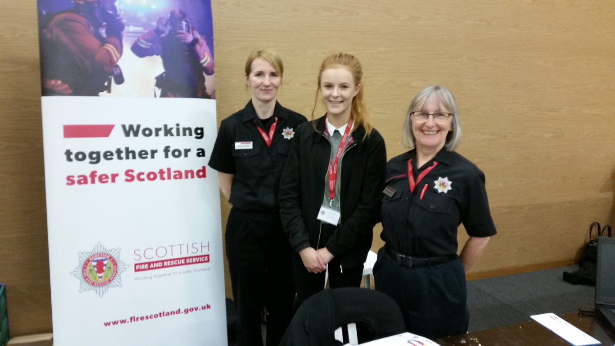 ICStudentEngage's tweet photo. #ICFRESHERS good to see @bluearrowgroup @fire_scot @HLHArchives &amp; @AmazonStudentUK https://t.co/86ZQUQZOwu