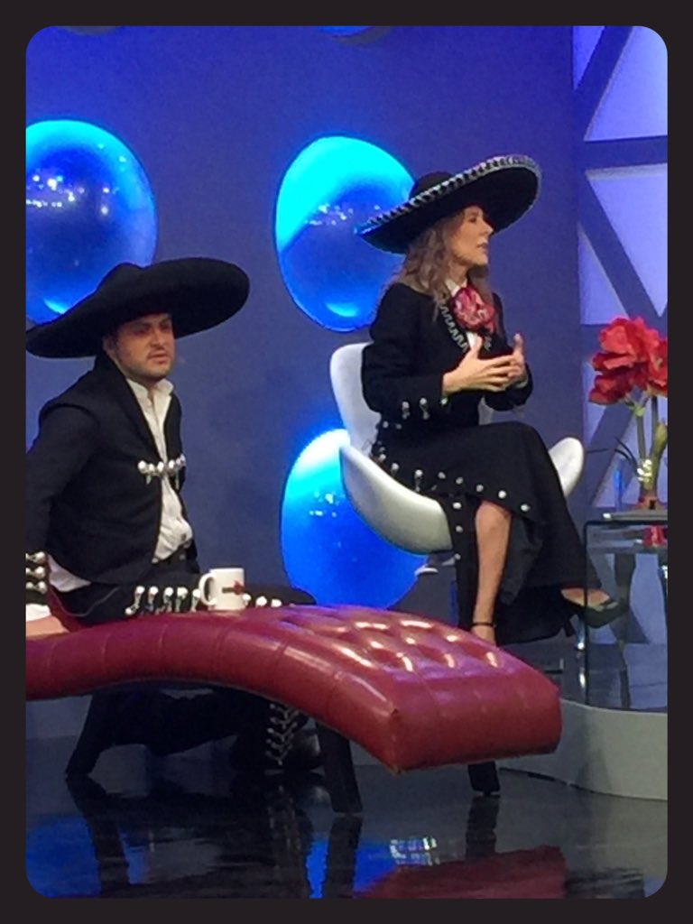 Tanto tiempo disfrutando de tu amor.. que en la boca llevo ya, sabor a ti.❤️ #Méxicomágico