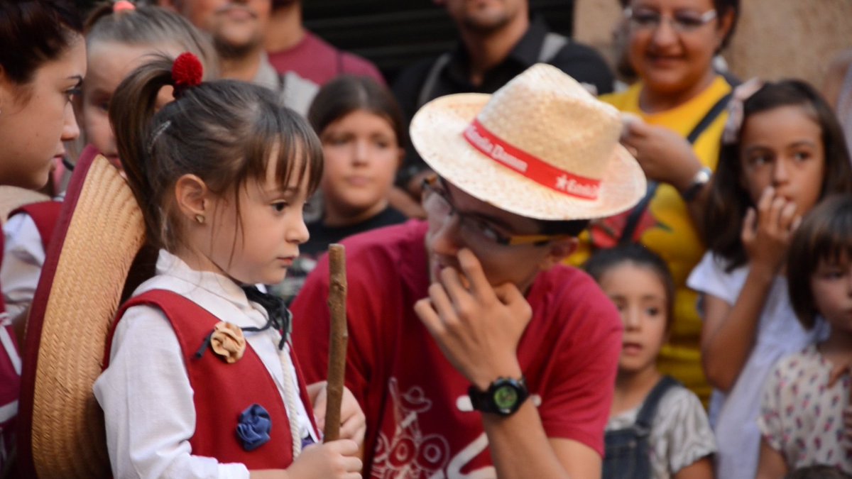 Nou vídeo de #BatecdeSantaTecla! La #SantaTeclaPetita,el futur de la festa! #Tarragona bit.ly/StaTeclaPetita