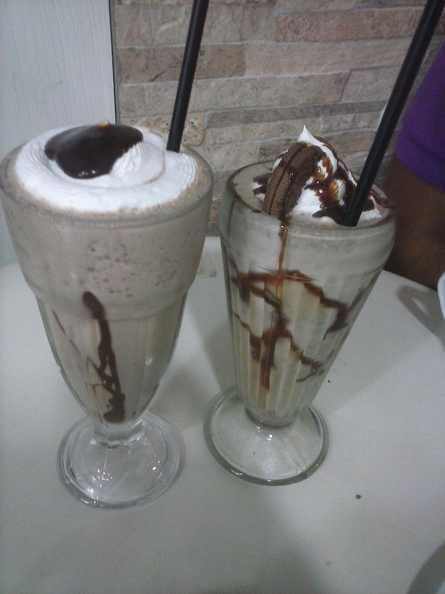 Olimar's tweet photo. Hay que darse algunos placeres en la vida 
#FelizJueves https://t.co/fXmRF2dKSV