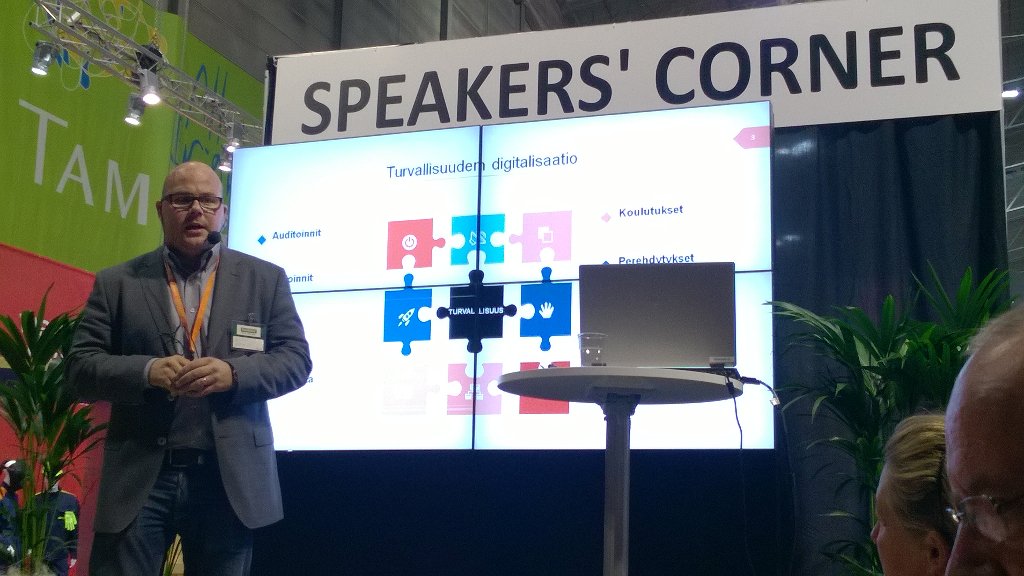 Vauhtimini's tweet photo. Speaker's Cornerissa CEO Jani Pihl: "Hyvä #eLearning hyödyntää psykologiaa ja pedagogiikkaa." https://t.co/CBFXWsJLvA