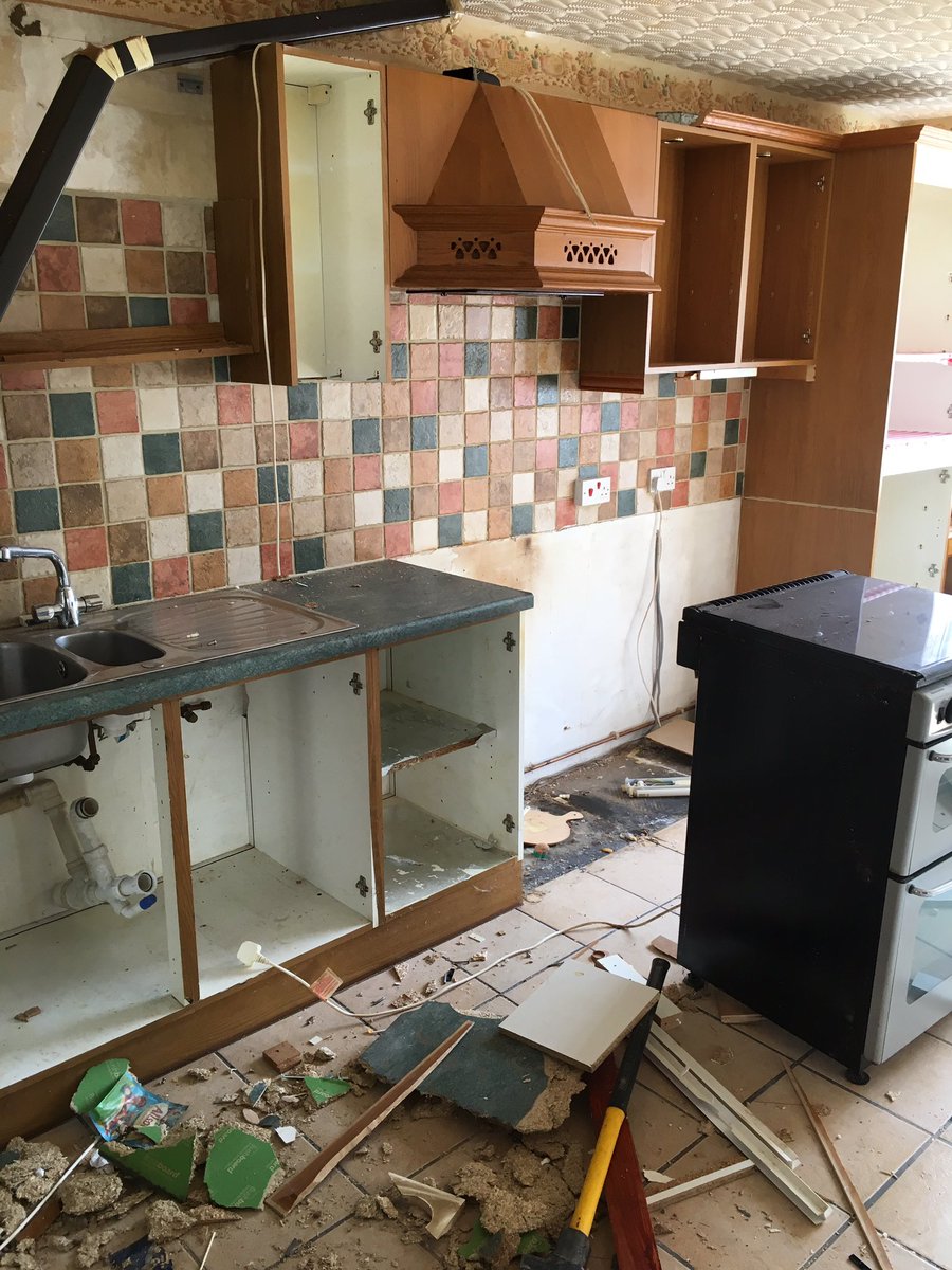 CFOakes's tweet photo. #kitchen #diner rip out in #Roydon #essex finished pics to follow. https://t.co/cHzWG5d7Dy